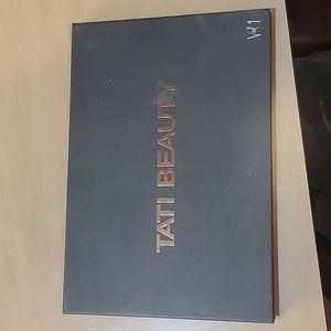 Tati beauty textured neutrals vol 1 palette